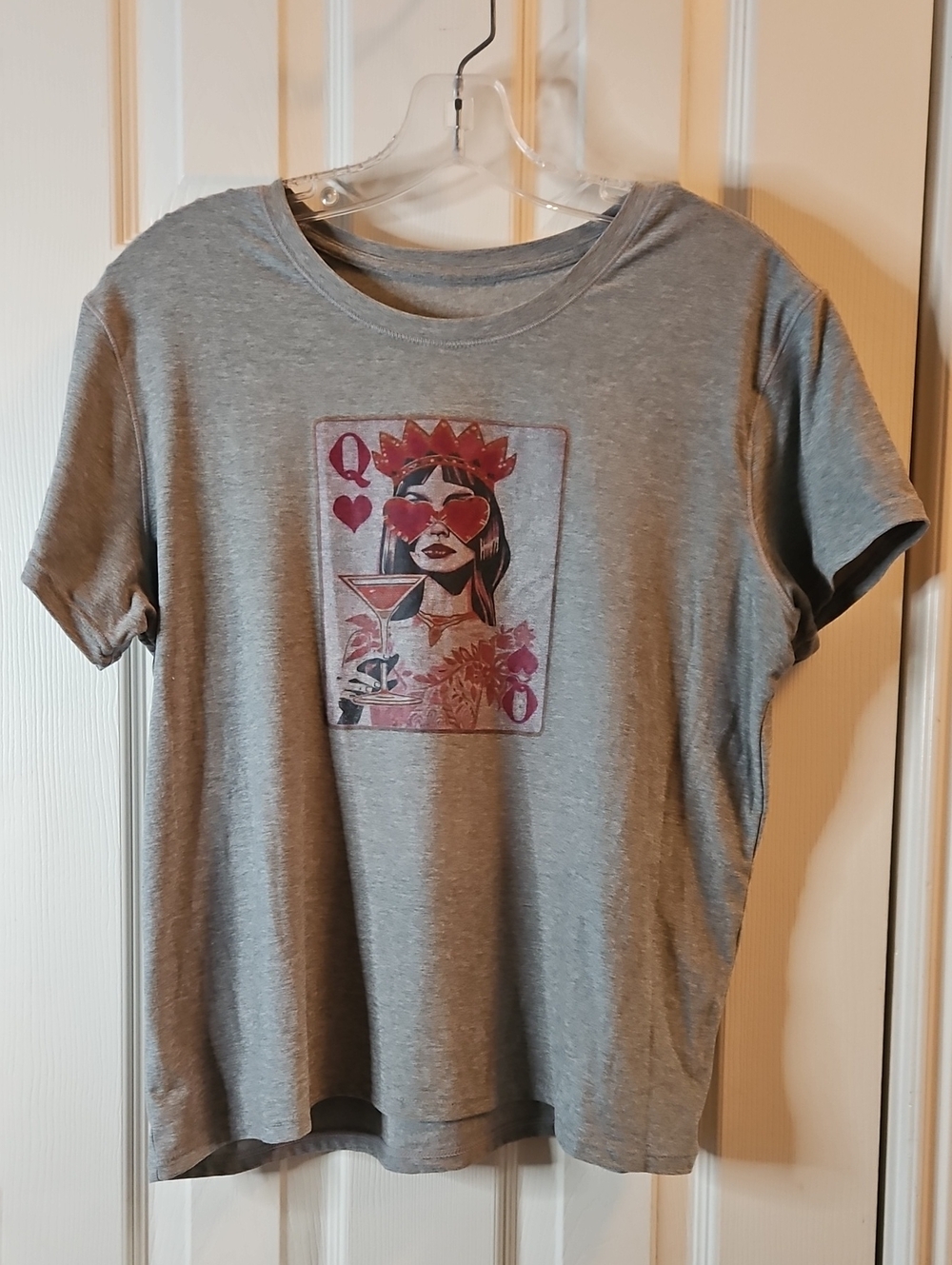 Queen of Hearts With Martini Graphic Tee, Oversized XS, (21-24 P2P)